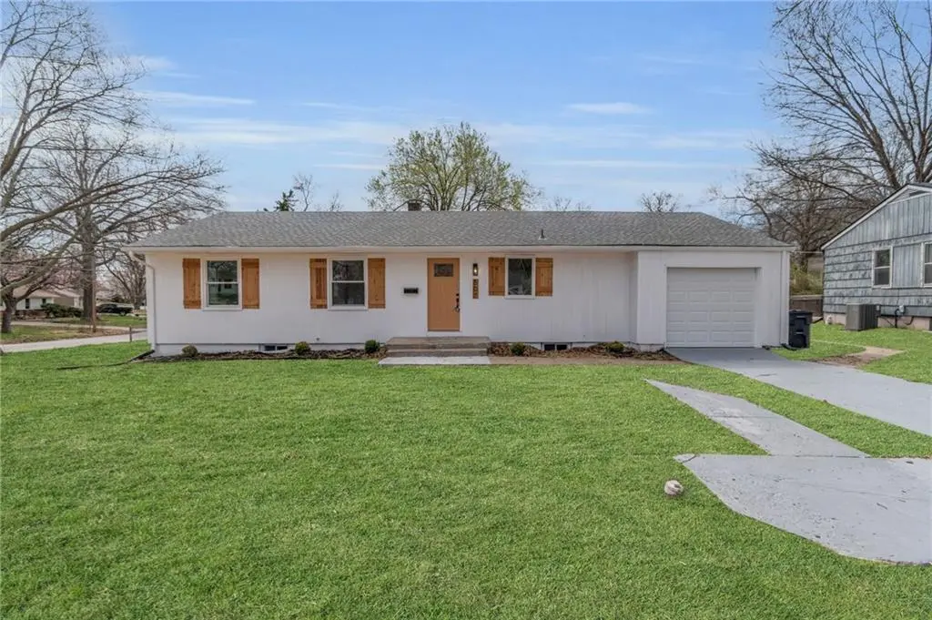 501 W 90th TER, Kansas City, MO 64114