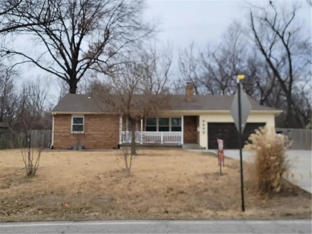 8242 Spring Valley RD, Raytown, MO 64138