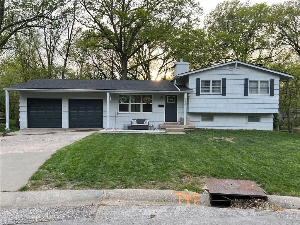 4922 N Spruce AVE, Kansas City, MO 64119