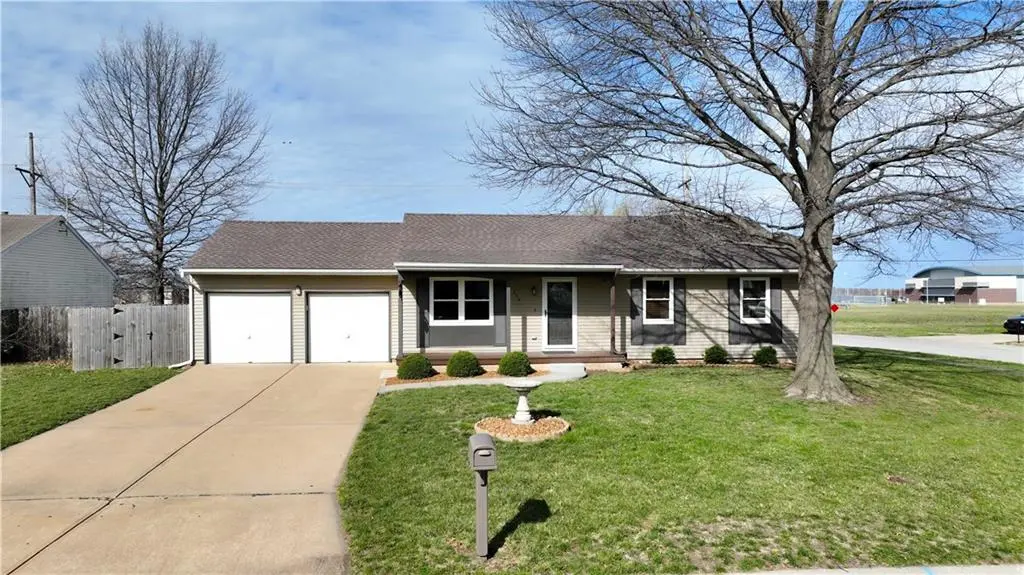 244 N Poplar DR, Gardner, KS 66030