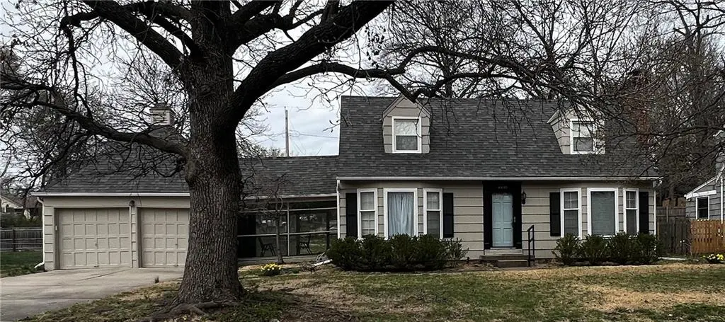 4400 W 53rd TER, Roeland Park, KS 66205