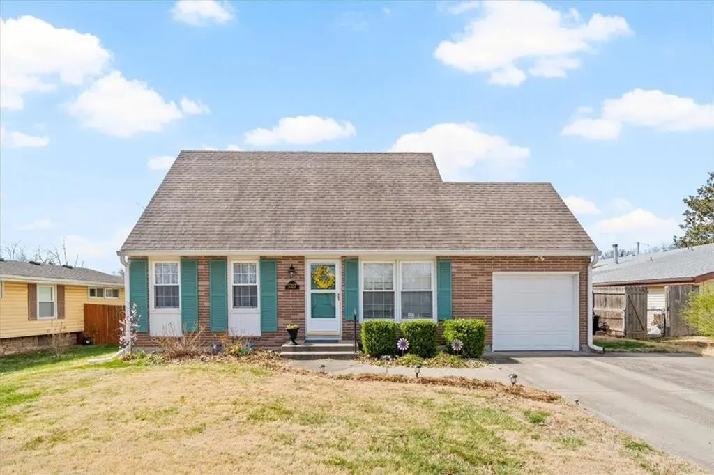 5327 NE 43rd TER, Kansas City, MO 64117