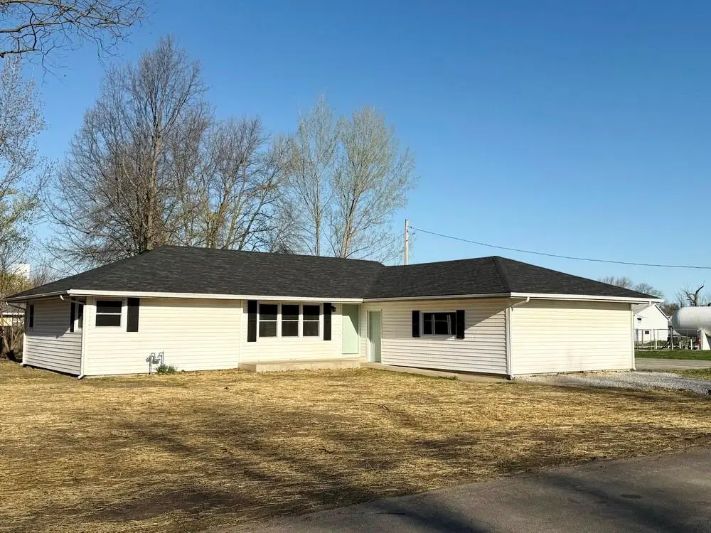 701 S Elm ST, Lockwood, MO 65682