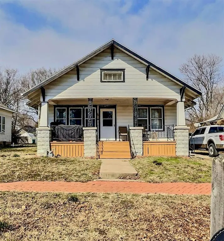 1411 Stevens AVE, Parsons, KS 67357