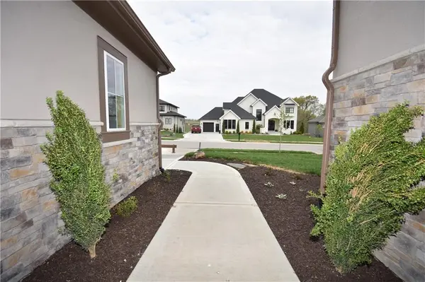 7721 N Donnelly AVE, Kansas City, MO 64158