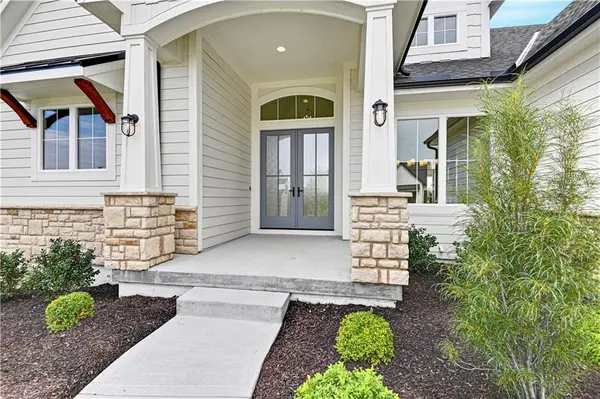 3807 W 158 TER, Overland Park, KS 66224
