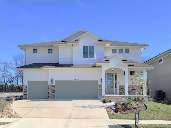18221 Earnshaw ST, Overland Park, KS 66013
