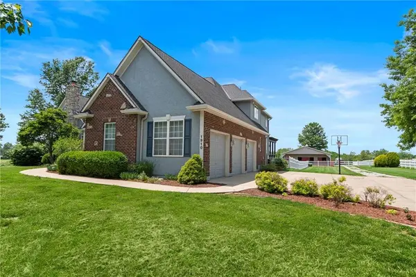 1910 SE Ranson RD, Lee's Summit, MO 64082