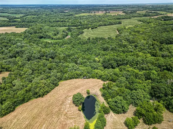 2890 DD HWY, Blackwater, MO 65322