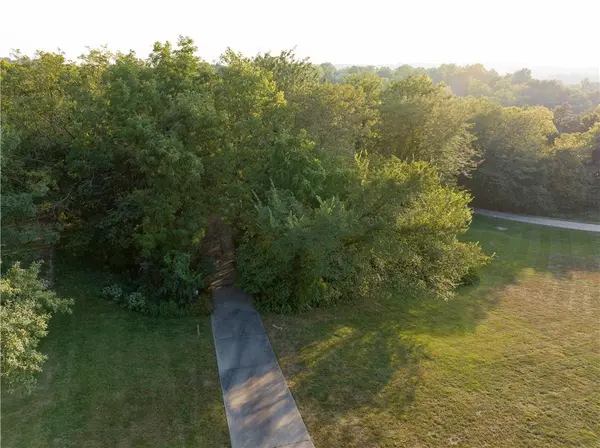 14209 NW 74th ST, Parkville, MO 64152