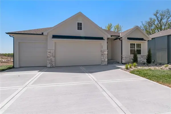 409 Sixth ST, Smithville, MO 64089
