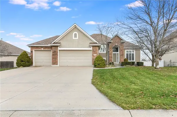 2804 SW 10th ST, Blue Springs, MO 64015