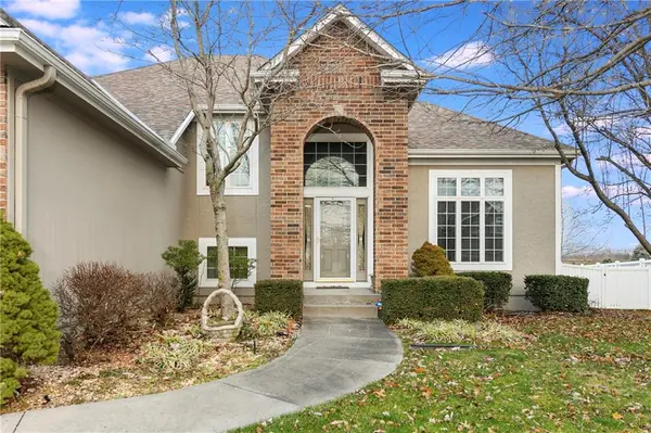 2804 SW 10th ST, Blue Springs, MO 64015