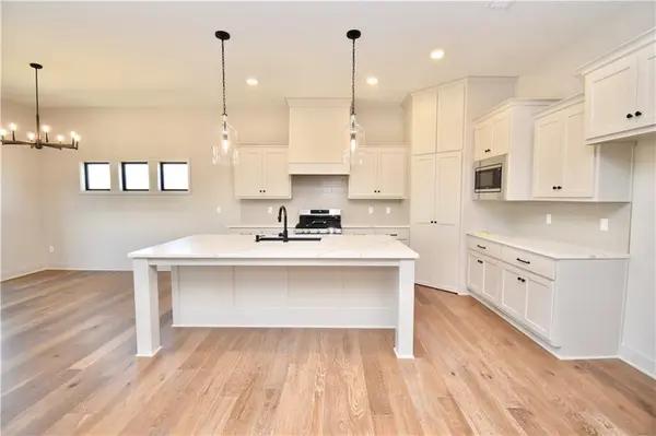 7622 N Tullis AVE, Kansas City, MO 64158