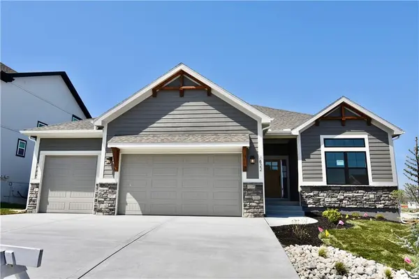 7622 N Tullis AVE, Kansas City, MO 64158