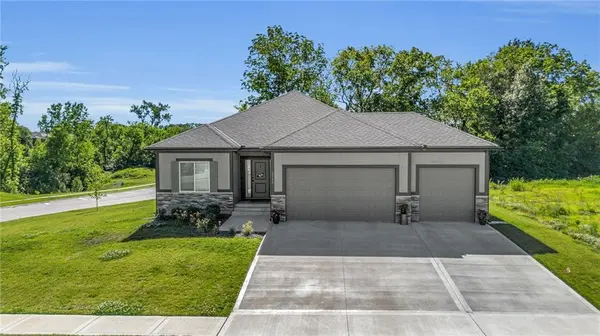 2302 NW Rymeg AVE, Grain Valley, MO 64029
