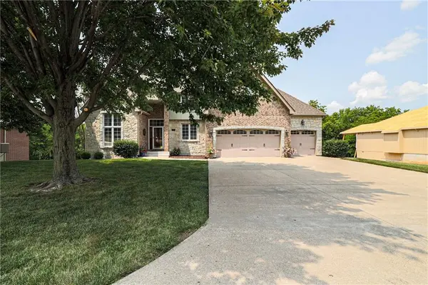 1740 Willow ST, Higginsville, MO 64037
