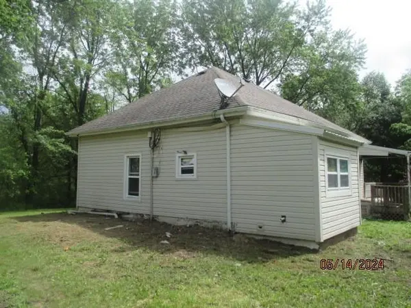 27293 Sinkhole RD, Hughesville, MO 65337