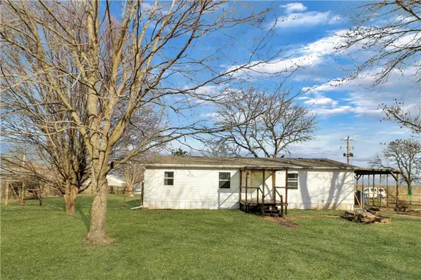 201 2nd ST, Hughesville, MO 65334