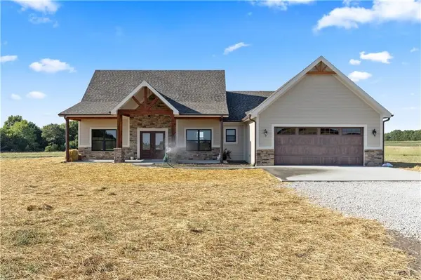 1667 SW 300th RD, Kingsville, MO 64061