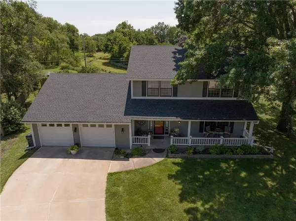 332 Wabash CIR, Olathe, KS 66061