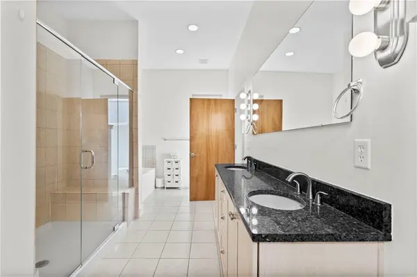 4561 Washington ST, Kansas City, MO 64111