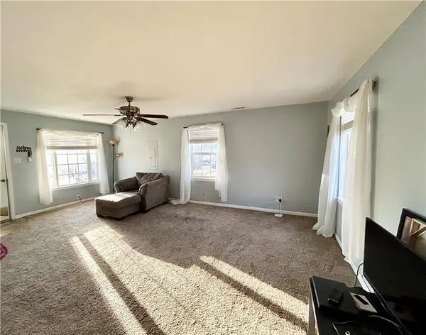 604 West ST, Harrisonville, MO 64701