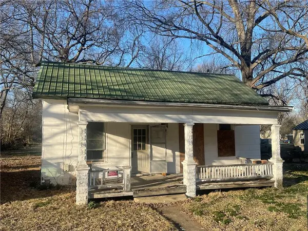 409 E Lincoln ST,  Clinton,  MO 64735