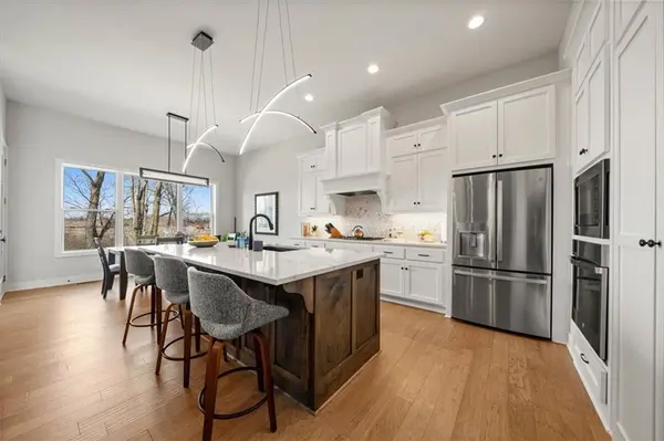 8928 Greeley ST Lenexa, KS 66227