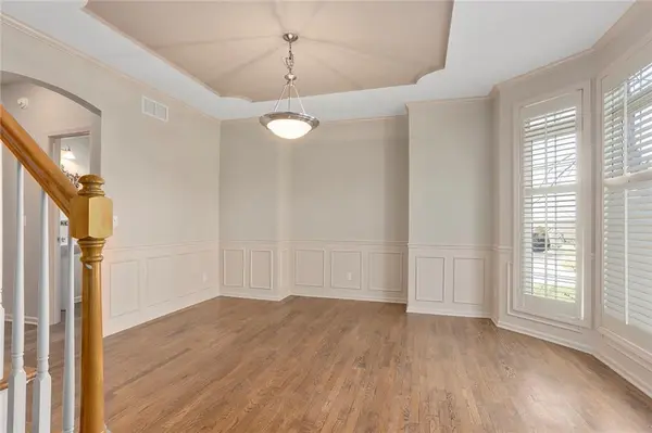 5608 NE HOLIDAY DR, Lee's Summit, MO 64064