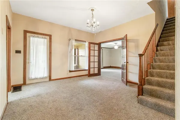 302 Pearl ST, East Lynne, MO 64743