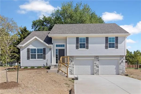 21410 W 216th ST, Spring Hill, KS 66083