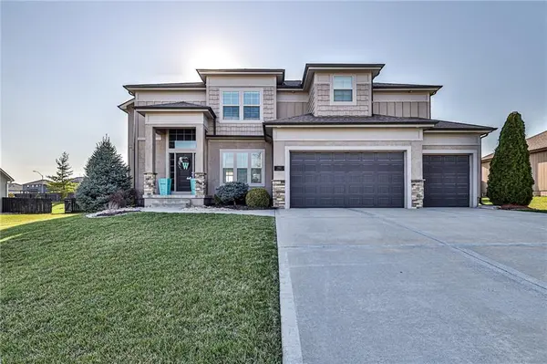 1582 Woodland RD, Greenwood, MO 64034
