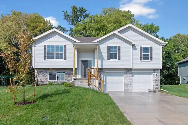 21416 W 216th ST, Spring Hill, KS 66083