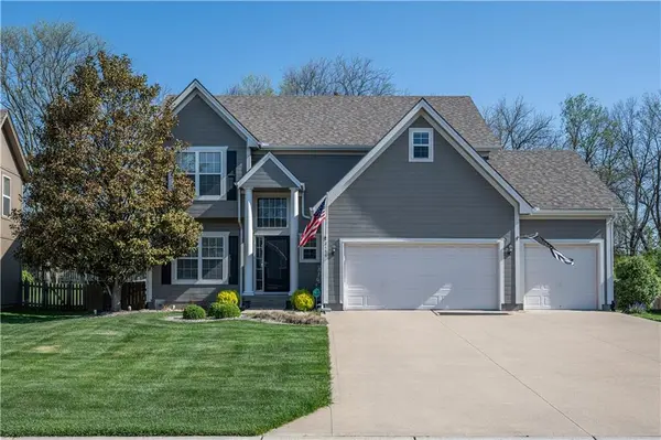 2104 SW Eyrie RD, Lee's Summit, MO 64082