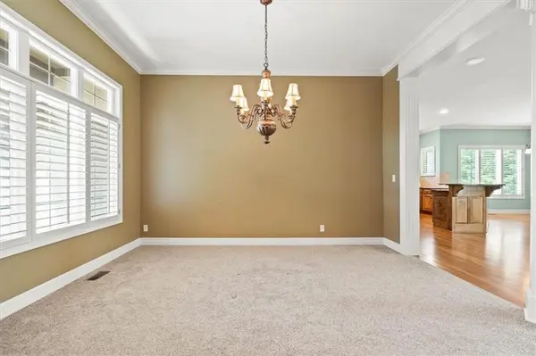 5418 W 141st TER, Leawood, KS 66224