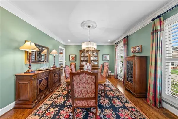 7504 El Monte CIR, Prairie Village, KS 66208