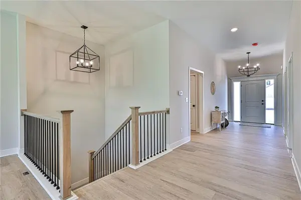 910 NW Crestwood DR, Grain Valley, MO 64029