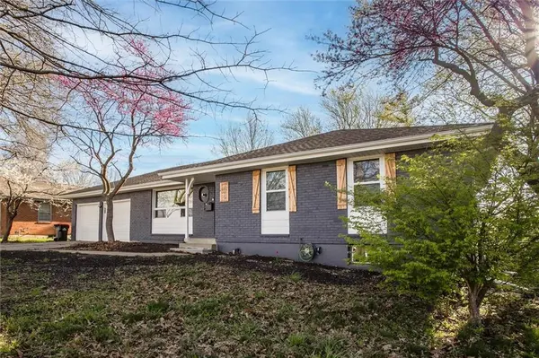 705 NE Independence AVE, Lee's Summit, MO 64086