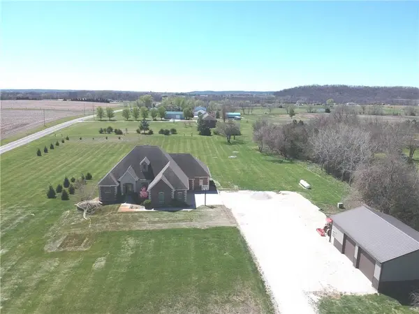 20703 Brandt RD, Tonganoxie, KS 66086