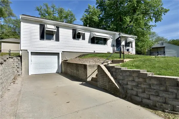 3709 N LISTER AVE, Kansas City, MO 64117