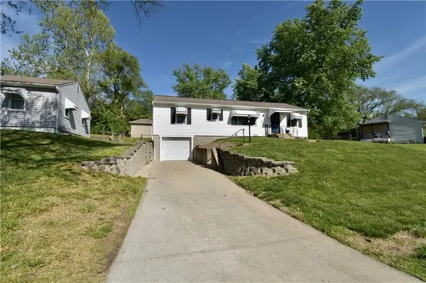 3709 N LISTER AVE, Kansas City, MO 64117