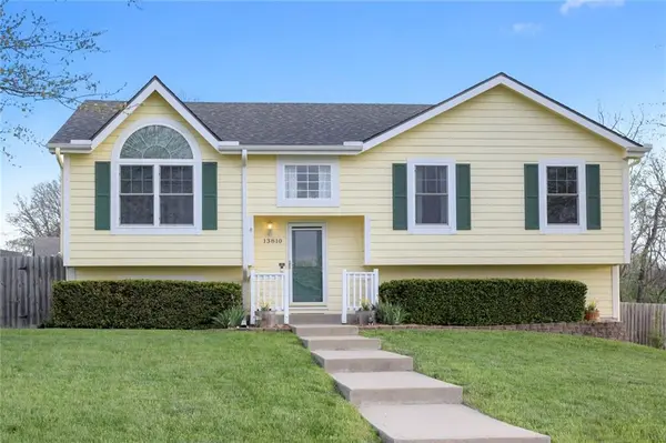 13810 Hunter DR, Platte City, MO 64079