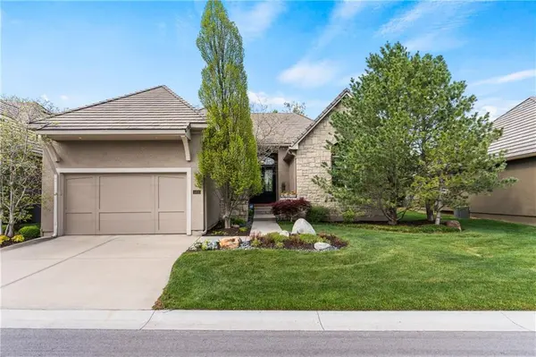 5400 W 124th TER, Overland Park, KS 66209
