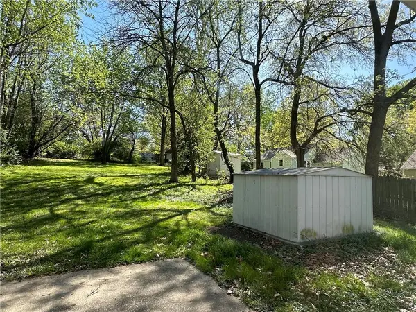 9405 E 67 TER, Raytown, MO 64133