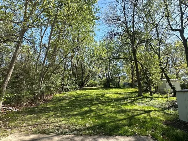 9405 E 67 TER, Raytown, MO 64133