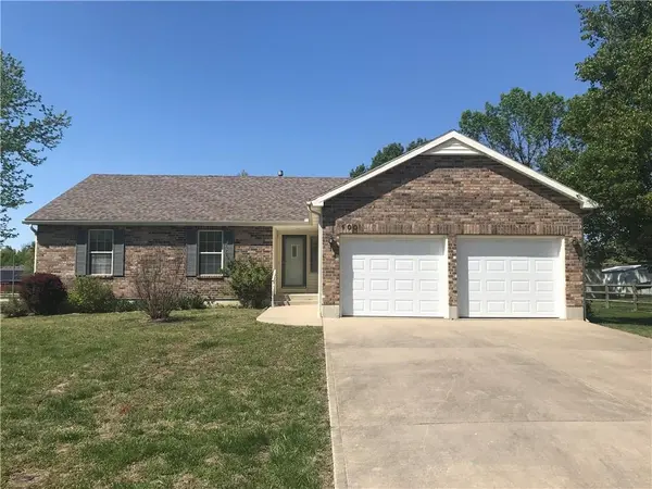 100 E 8th ST, Adrian, MO 64720