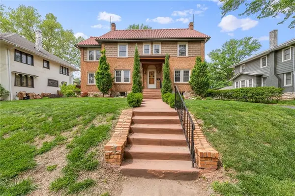 416 N Van Brunt BLVD, Kansas City, MO 64123