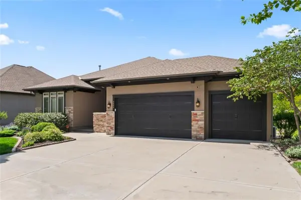 4484 SW Raintree Shore DR, Lee's Summit, MO 64082