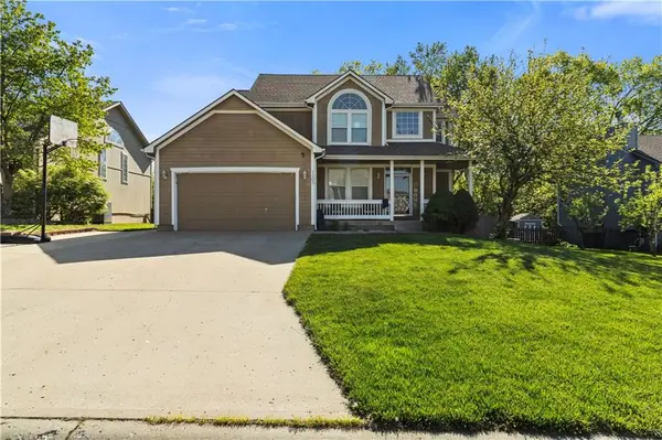 1103 Meadows LN, Greenwood, MO 64034
